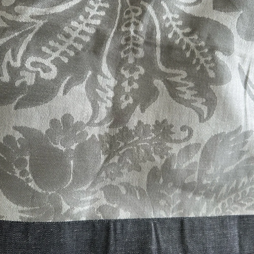 Williams Sonoma Gray and White Damask Table Runner with Black Trim